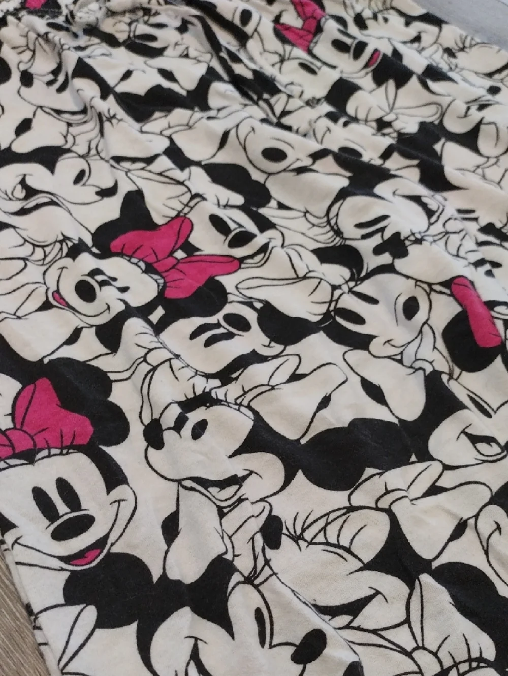 Minnie Mouse Black & Pink Pajama Pants - Picture 7 of 14